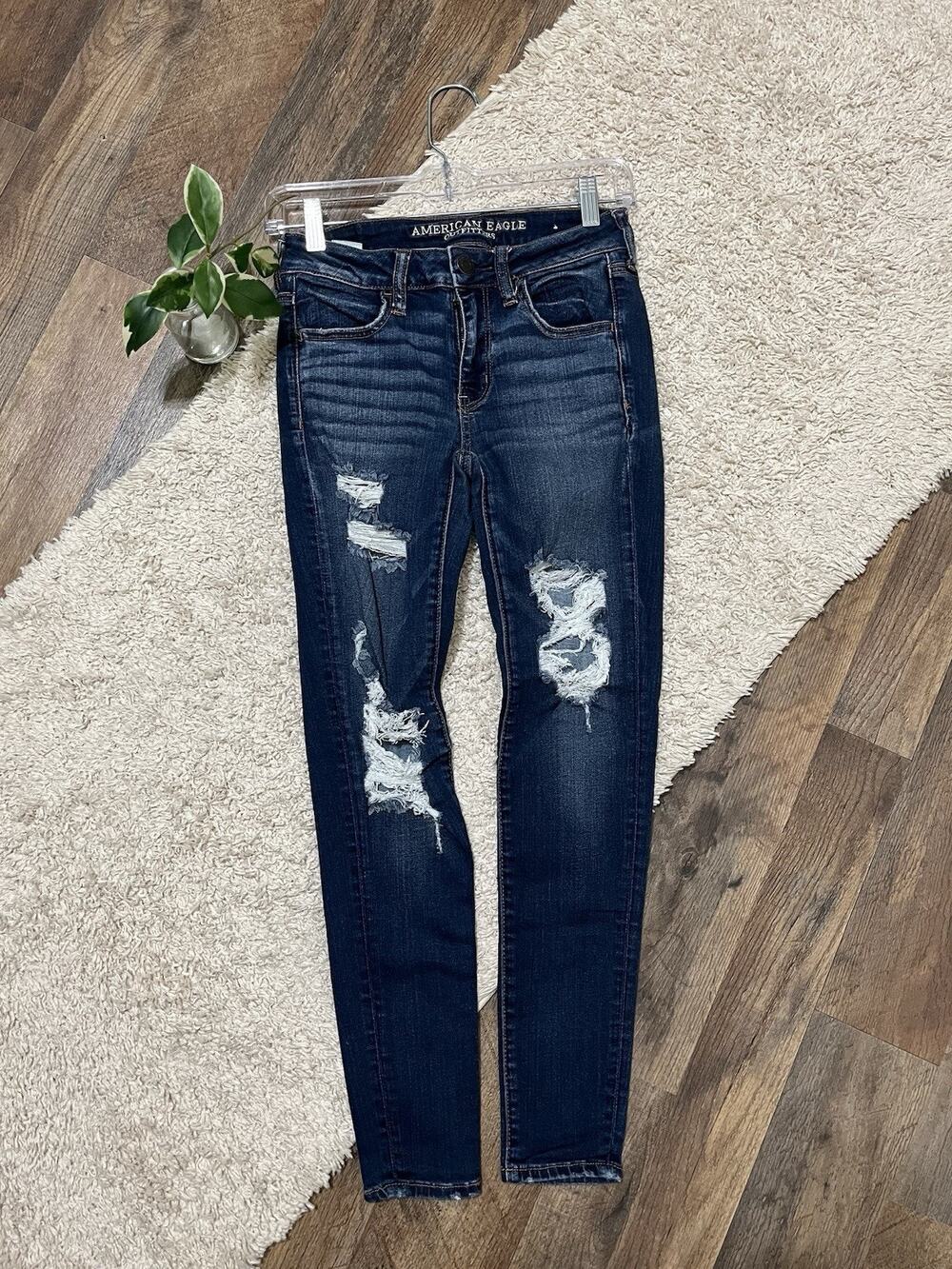 American Eagle Size 2 Short Dark Wash Distressed Mid-Rise Jegging Skinny Jeans